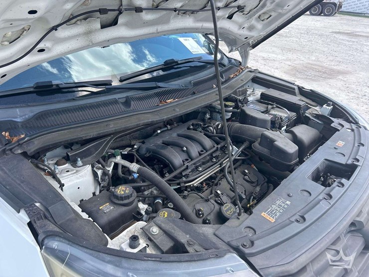 2018-ford-explorer-image-8