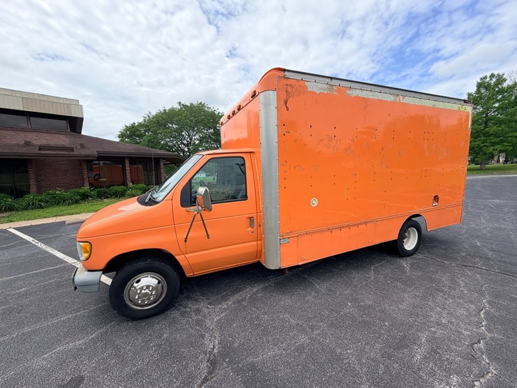 #24061-•-1998-ford-econoline-box-truck-image-4