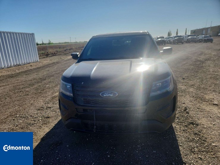 2018-ford-explorer-image-8
