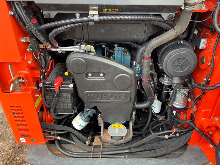2022-kubota-ssv65-image-34