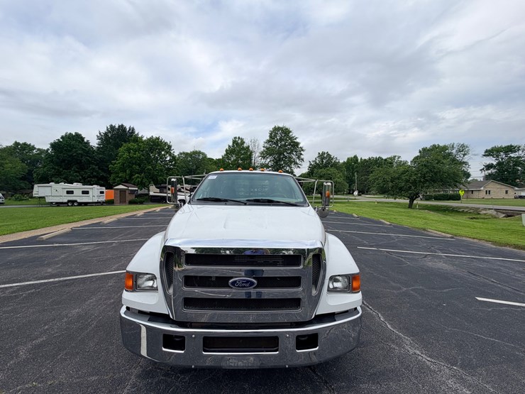 2004-ford-f650-image-13