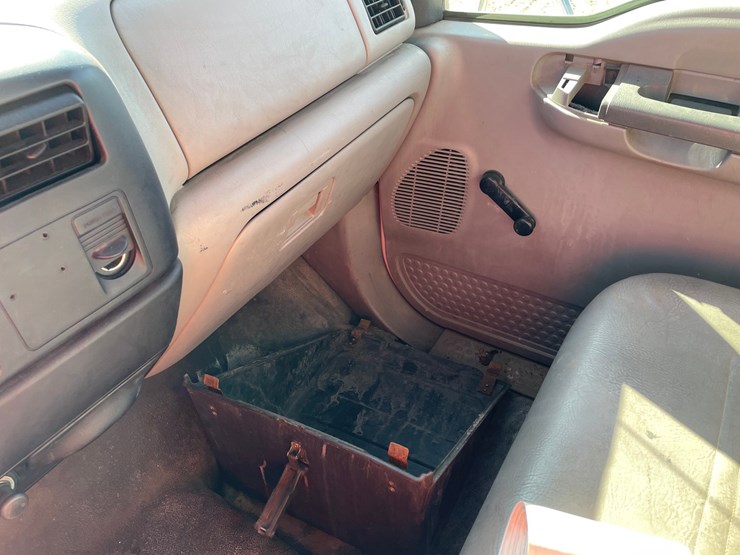 2000-ford-f750-image-57