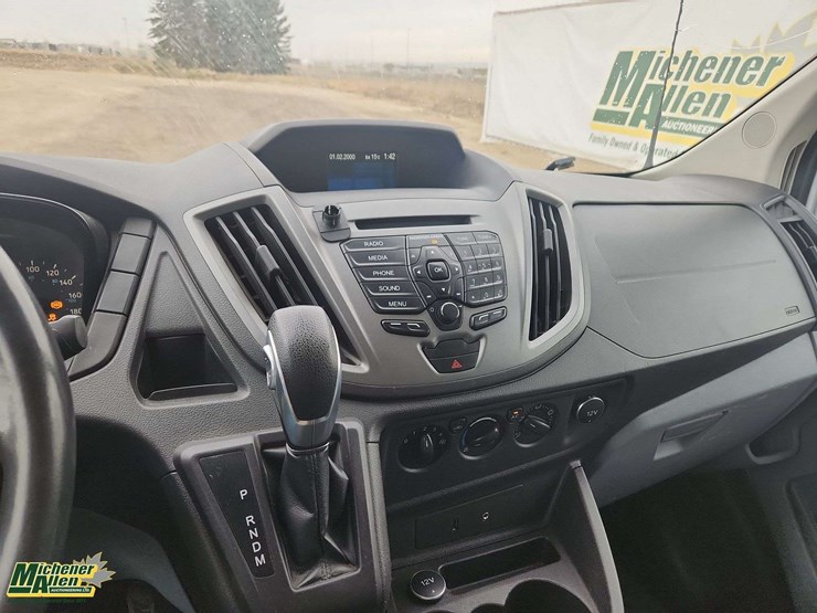 2016-ford-transit-image-24