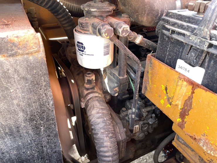 #1017-•-minneapolis-moline-forklift-image-19