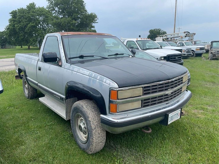 1990-chevrolet-k2500-image-2
