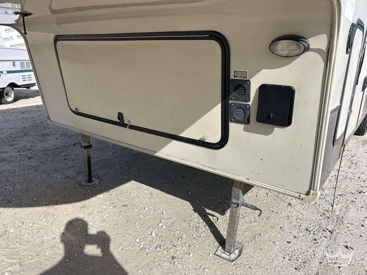 2013-forest-rive-brookstone-310ls-5th-wheel-t/a-travel-trailer-image-42
