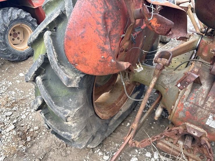 massey-ferguson-135-image-30