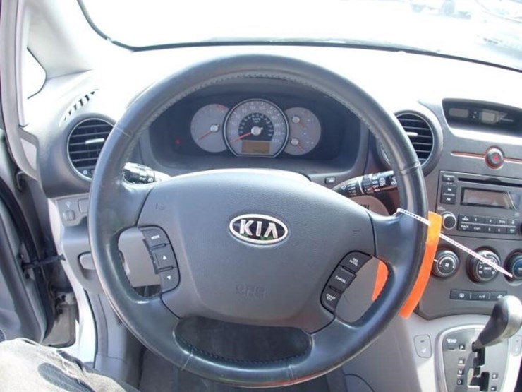 2007-kia-rondo-ex-sport-utility-vehicle-knafg52667-image-17