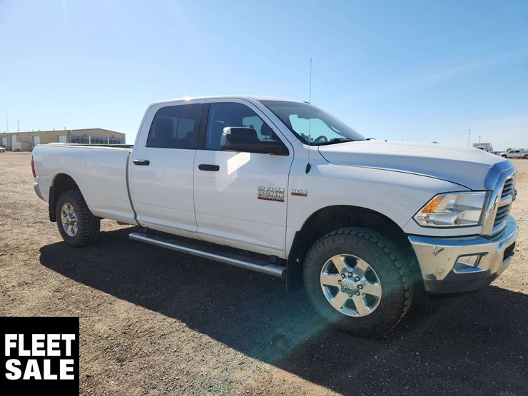 2015-dodge-2500-image-2