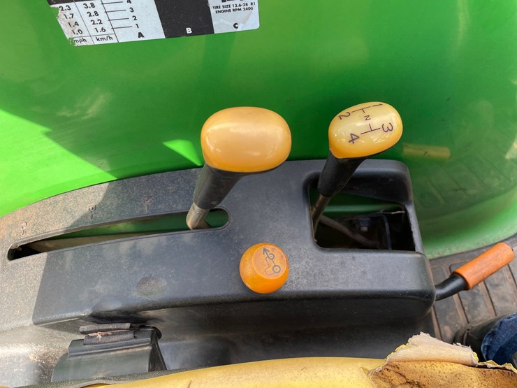 2005-john-deere-4120-image-41