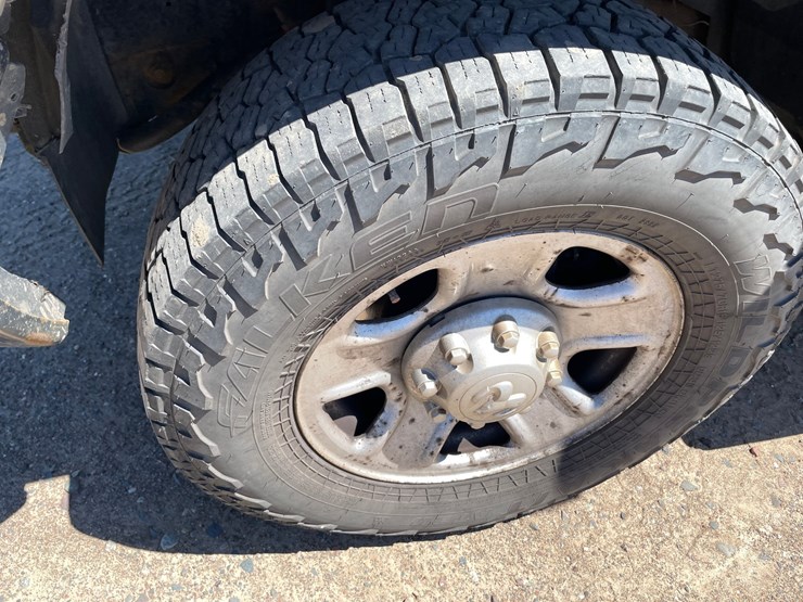 2015-dodge-3500-image-5