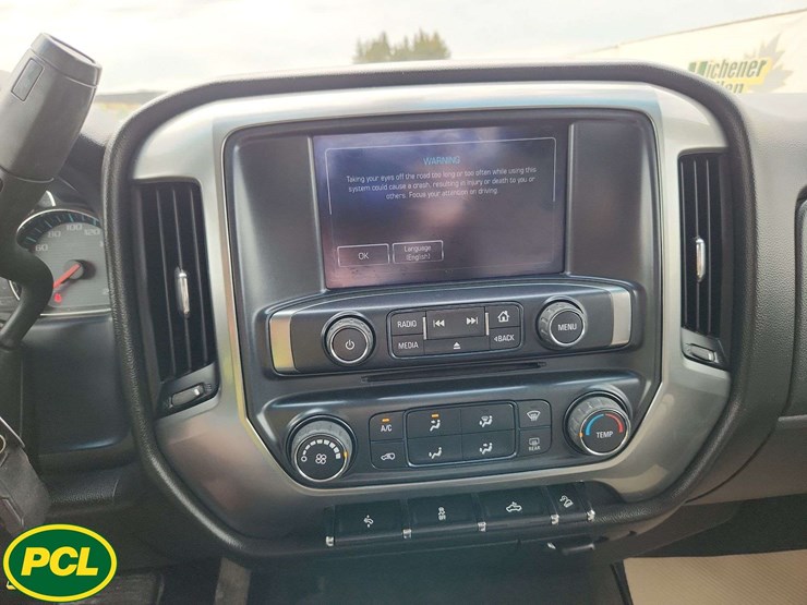 2017-chevrolet-silverado-2500hd-image-21