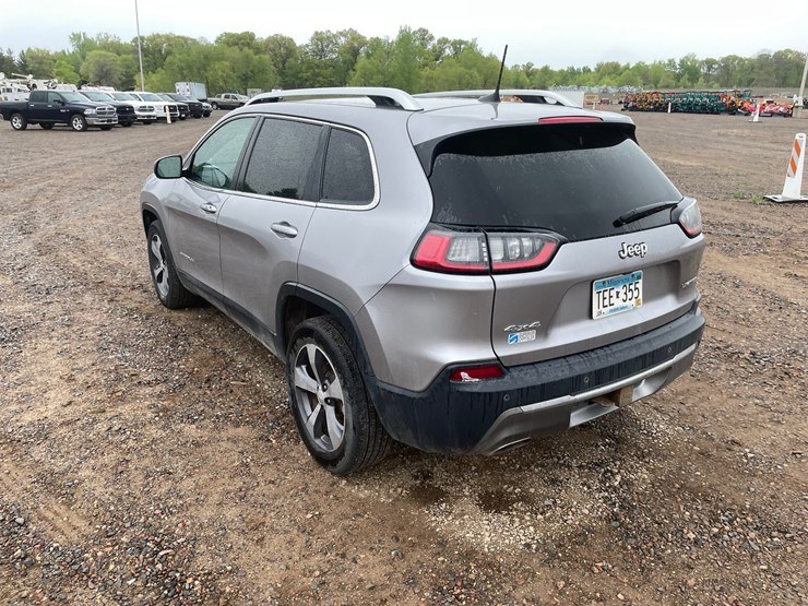 2019-jeep-cherokee-limited-image-3