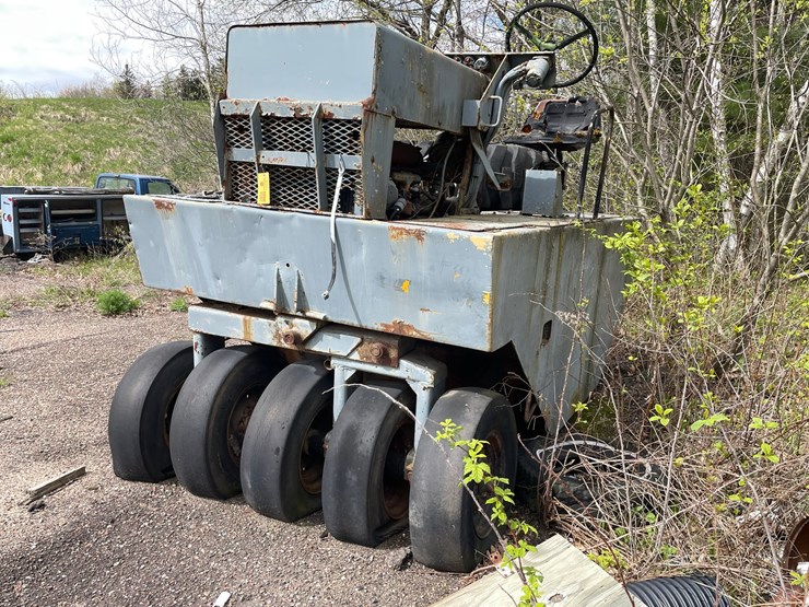 #2808-•-rubber-tire-roller-(g)-image-6