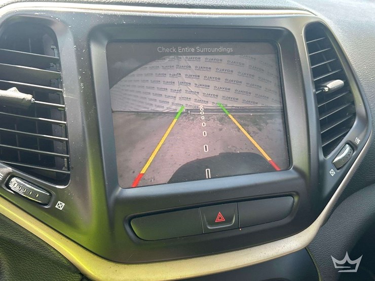 2016-jeep-cherokee-image-18