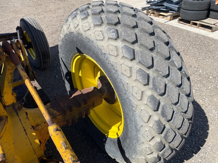 john-deere-302d-image-16