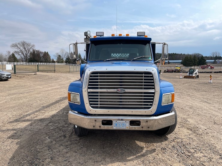 1994-ford-l9000-image-8