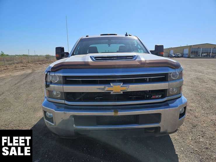 2019-chevrolet-silverado-3500hd-image-6