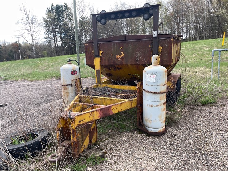 #2818-•-blacktop-patching-trailer-(g)-image-3