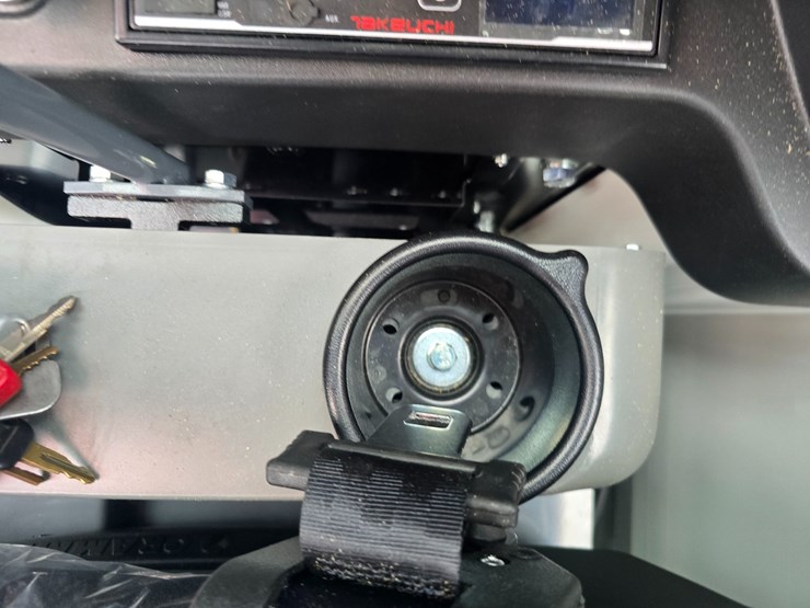 2024-takeuchi-tb290-image-47