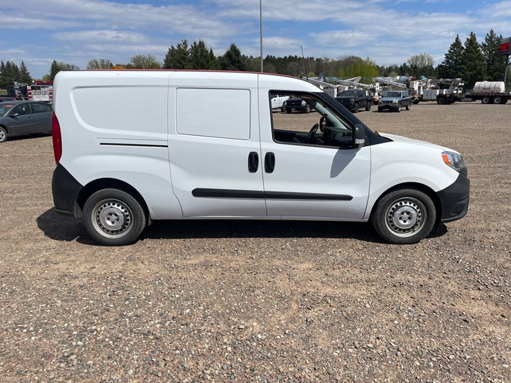 #1412-•-2017-ram-promaster-cargo-van-(has-mn-title)-image-6