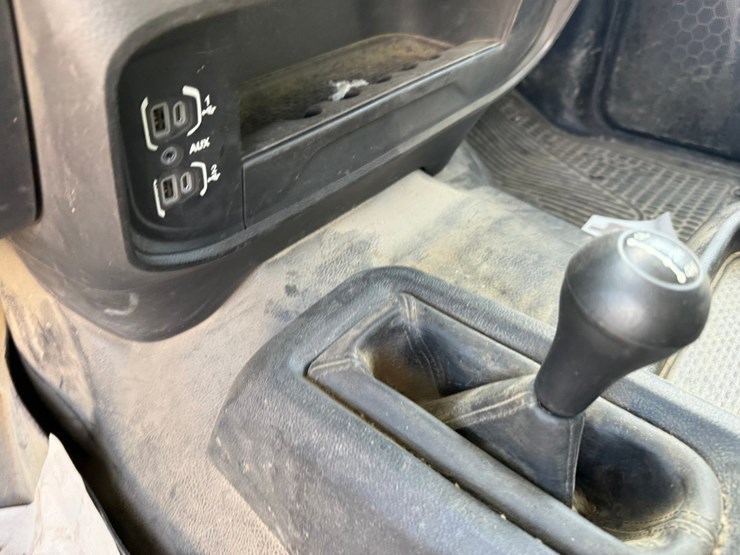 2021-dodge-2500-image-35