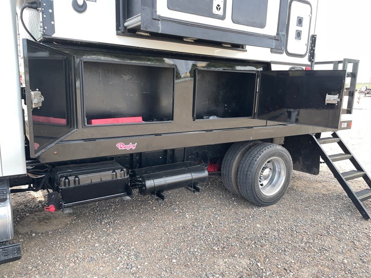 #1305-•-2011-durastar-international-camper-truck-image-21