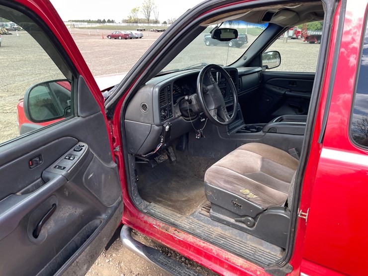 #1304-•-2005-gmc-sierra-pickup-truck-*non-runner*-(has-mn-title)-image-30
