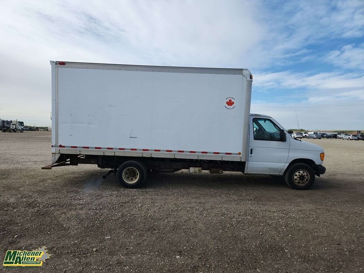 2005-ford-e450-image-19