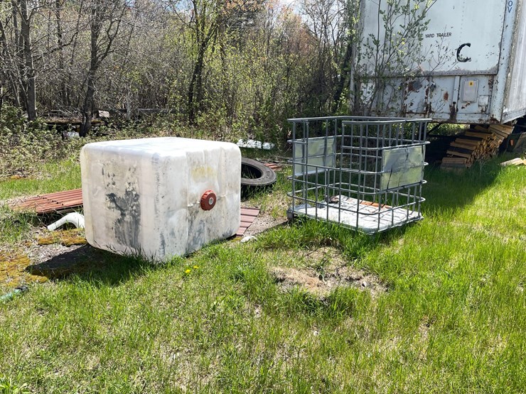 #2826-•-1500-gallon-plastic-tank-(or)-image-1