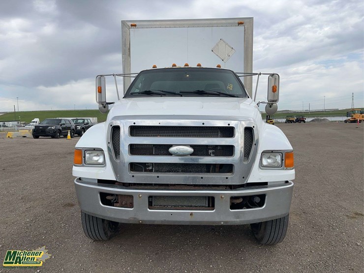 2009-ford-f750-image-9
