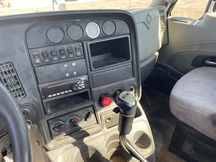 2014-international-prostar-image-31