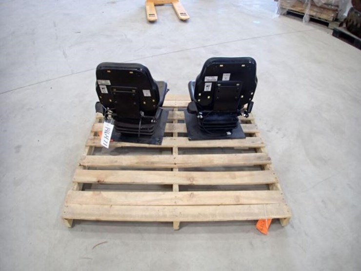 qty-of-(2)-cobo-tractor-seats-image-4