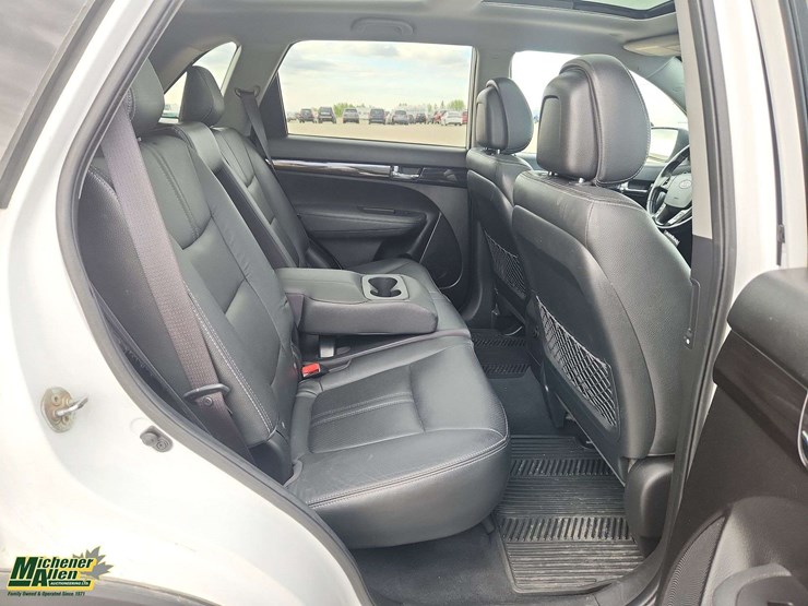 2011-kia-sorento-image-18