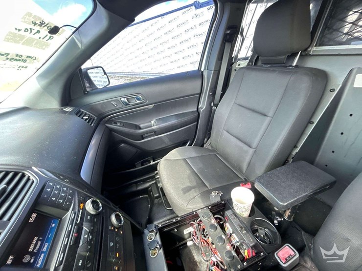 2018-ford-explorer-image-17