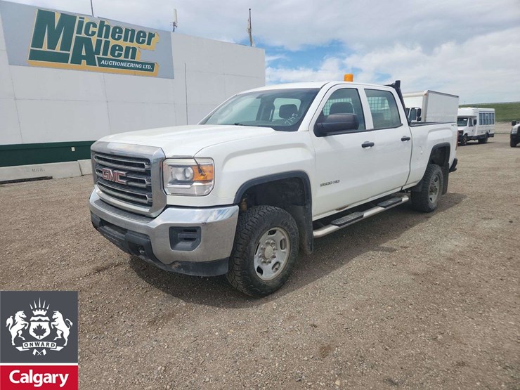 2015-gmc-sierra-2500hd-image-1
