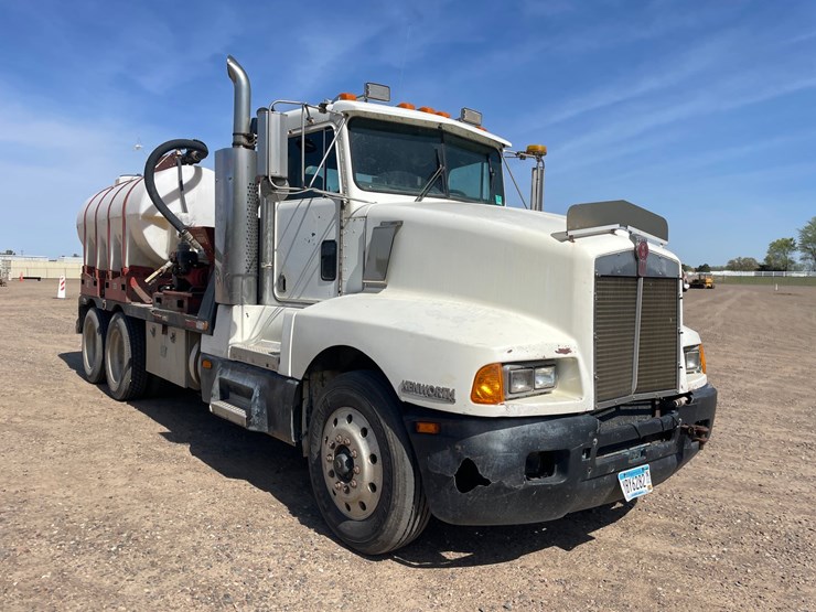 #1316-•-1987-kenworth-vac-truck-(has-mn-title)-image-4