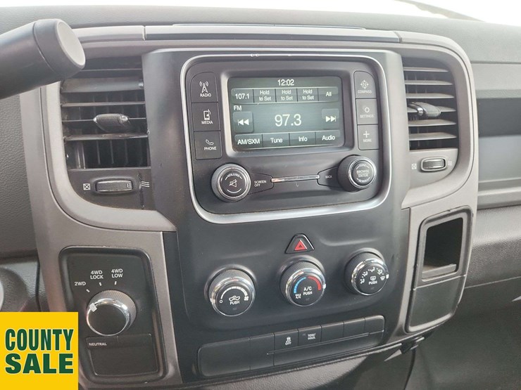 2015-dodge-1500-image-16