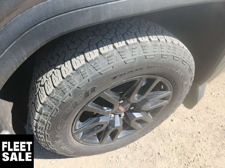 2021-gmc-sierra-1500-image-13