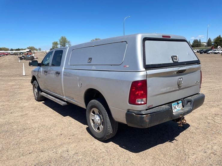 2015-dodge-3500-image-2