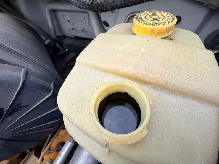 2004-ford-f650-image-31