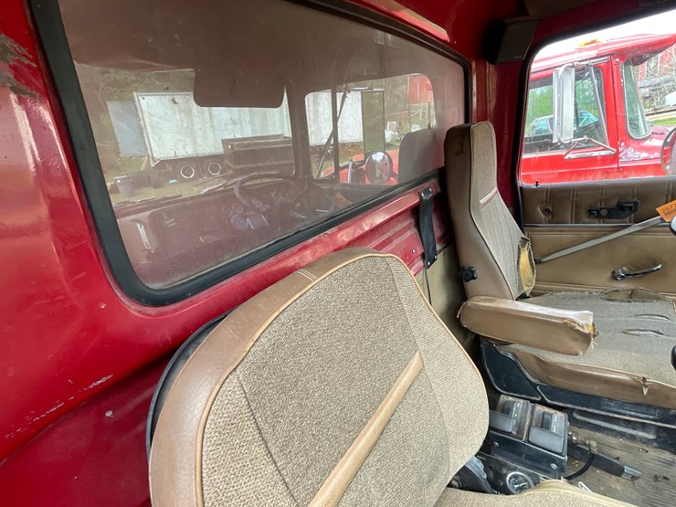 1989-ford-l9000-image-24