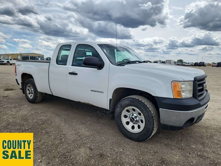 2013-gmc-sierra-1500-image-2