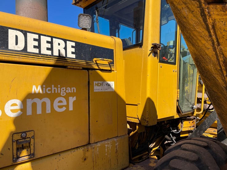 1993-deere-772bh-image-21