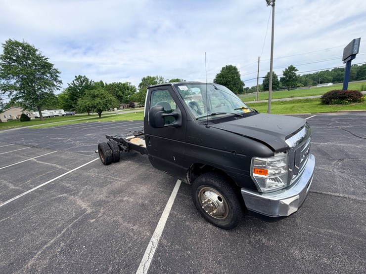 2008-ford-e450-image-14