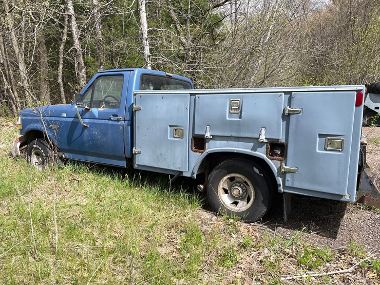 1993-ford-f150-xl-image-2