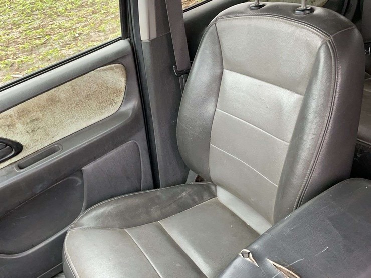 2004-ford-escape-image-7