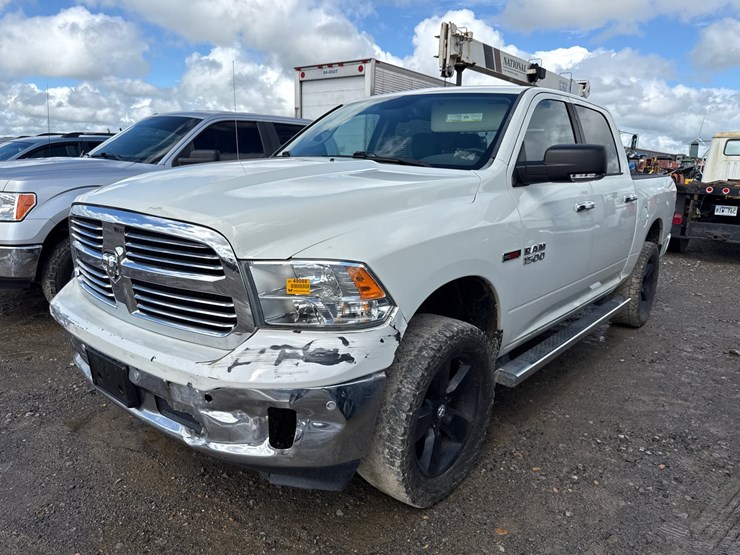 2016-dodge-1500-image-1