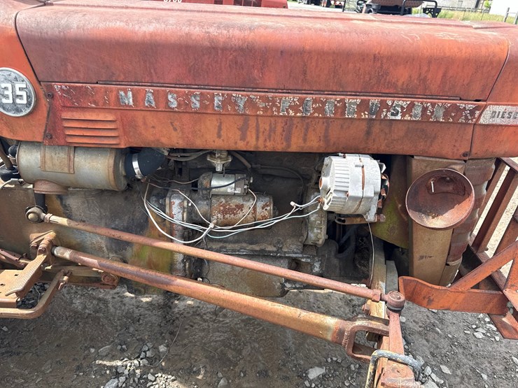 massey-ferguson-135-image-15