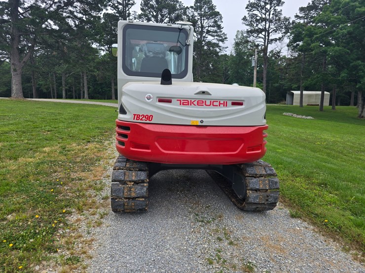 2024-takeuchi-tb290-image-14